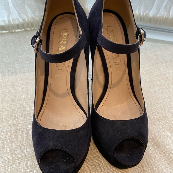 Authentic Prada heels - Picture 1 of 3